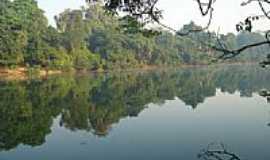 Novo Progresso - guas tranquilas do Rio Jamanxim em Novo Progresso-PA-Foto:ZeRepolho