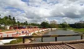 Peixe-Boi - Peixe Boi-PA-Ponte de madeira sobre o Rio Peixe Boi-Foto:PEDRO PAULO