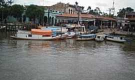 Ponta de Pedras - Embarcaes na orla da cidade de Ponta de Pedras-PA-Foto:Carlos Fernando Mace