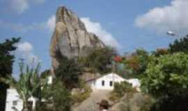 Fagundes - paisagem em torno a Pedra de Santo Antonio, Por FABIO JUNIOR