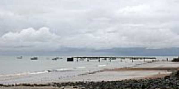 Plataforma de pesca na praia de Manara-PB-Foto:Beatriz Barreto Tane