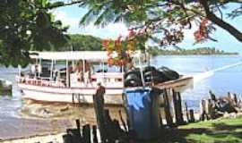 Caraiva - Barco de aluguel JoJo em Carava-BA