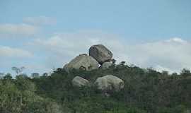 Alagoinha - Alagoinha-PE-Pedra Montada-Foto:Roberto Inojosa