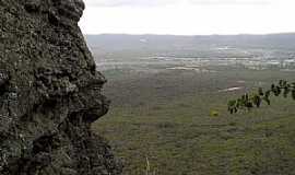 Arcoverde - Arcoverde-PE-Formaes rochosas na Serra da Coruja-Foto:Novais Almeida 