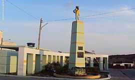 Capoeiras - Capoeiras-PE-Monumento ao Trabalhador Rural-Foto:Sergio Falcetti