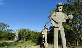 Fazenda Nova -  Fazendo Nova e o parque das esculturas gigantes de pedras granitos feitas pelos arteses da regio - por Walter Leite 