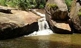 Ibirajuba - Ibirajuba - cachoeira por Petronio Gonalves