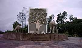 Cajueiro - Monumento na entrada de Cajueiro-Foto:mfmjunior