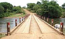 Cocos - Cocos-BA-Ponte sobre o Rio Itaguari-Foto:Rmulo Henok 