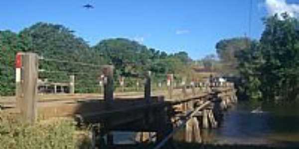 Cocos-BA-Ponte sobre o Rio Itaguari-Foto:Rmulo Henok