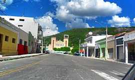 Pedra - Pedra-PE-Avenida principal com a Matriz ao fundo-Foto:Novais Almeida