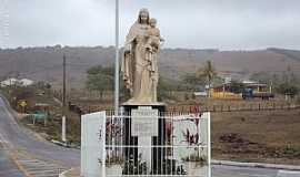 Santa Maria do Cambuc - Santa Maria do Cambuc-PE-Imagem em homenagem  N.Sra.do Rosrio na entrada-Foto:Sergio Falcetti