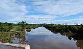 Campo Maior - Campo Maior-PI-Rio Surubim e ao fundo a Serra Grande-Foto:walterfmota