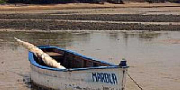 Barco de pesca em Cumuruxatiba-BA-Foto:Alberto Alves