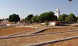 Monte Alegre do Piau - Praa e Igreja-Foto:www.fazendaspiaui.co 