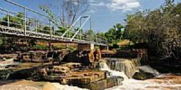 Ponte de ferro sobre a Cachoeira Rosrio em Novo Santo Antnio-PI-Foto:Juscelreis