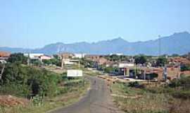 Dom Baslio - Entrada da cidade com a Serra ao fundo em Dom Baslio-BA-Foto:Paulo Antonio