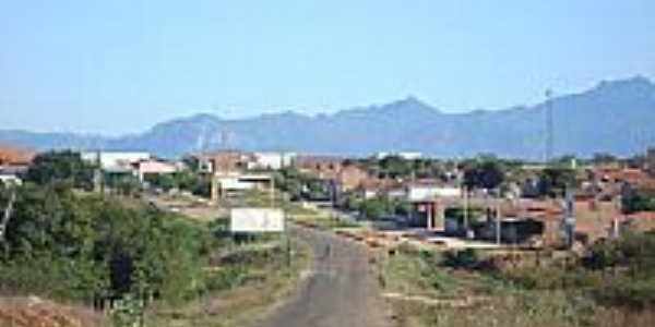 Entrada da cidade com a Serra ao fundo em Dom Baslio-BA-Foto:Paulo Antonio