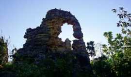Santana do Piau - Pedra Furada em Santana do Piau- um dos pontos tursticos mais visitado da Regio - Por Adrgio de Sousa Rocha