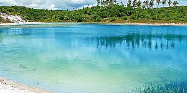 Lagoa Azul localizada no Distrito de Baixios