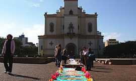 Apucarana - Apucarana-PR-Catedral de N.Sra.de Lourdes na festa de Corpus Christi-Foto:Aluisio Ribeiro 2