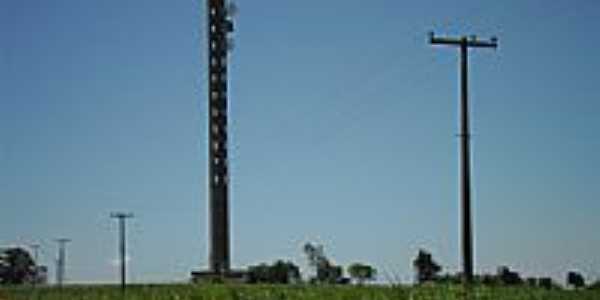 Torre de Telefonia  em  Bernardelli-Foto:Edival de Souza