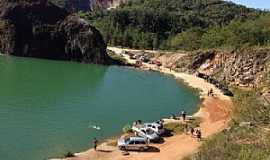 Campo Magro - Campo Magro-PR-Lagoa Azul na antiga pedreira-Foto:Las Sebben Xavier