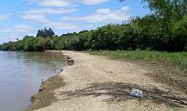 Candi - Candoi-PR-Margem do Rio Iguau-Foto:nenofranco