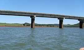 Candi - Candoi-PR-Ponte sobre o Rio Iguau-Foto:nenofranco