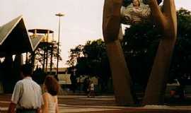 Cascavel - Cascavel-PR-Monumento  N.Sra.Aparecida-Foto:brezzinka