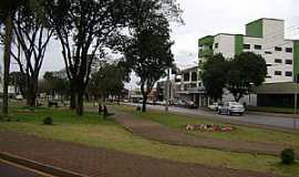 Cascavel - Cascavel-PR-Praa na Avenida Brasil-Foto:Artemio Clides Karpinski