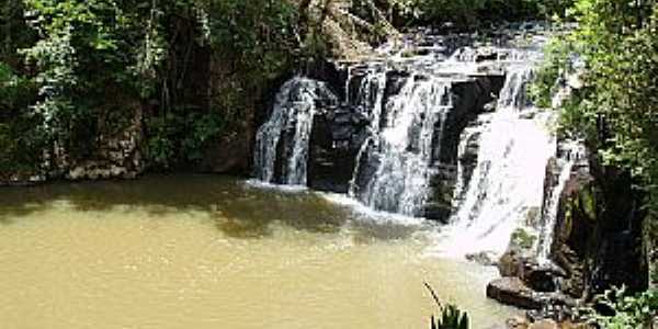 Cachoeira Linha dos Couros