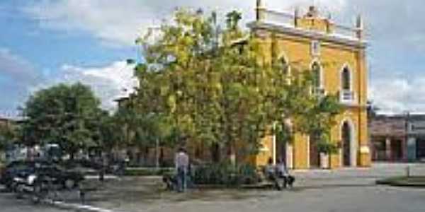 Praa e Igreja Matriz de Governador Mangabeira-BA-Foto:nacaoturismo.