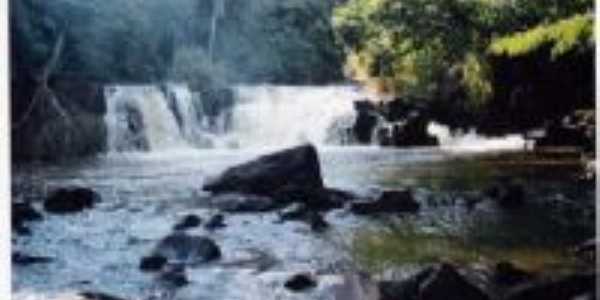 cachoeira estrada Paranhos, Por Walter Bento