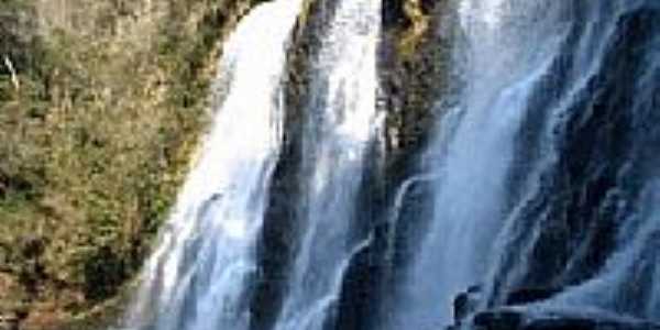 Cachoeira N.Sra.Aparecida em Fundo-Foto:ssimon