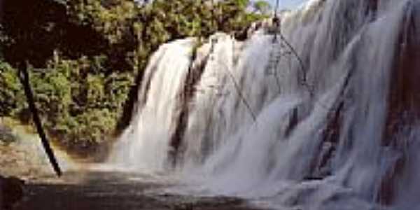 Cachoeira N.Sra.Aparecida em Fundo-Foto:Venicius