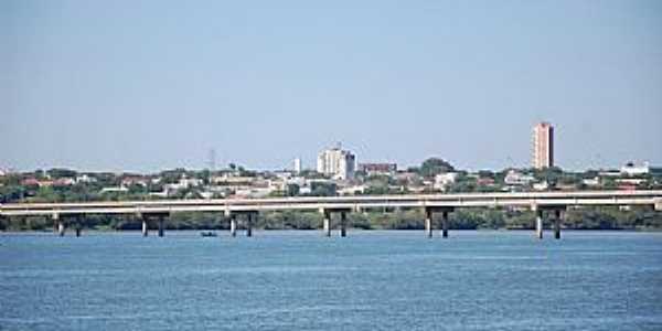 Guara-PR-Ponte sobre o Rio Paran e a cidade-Foto:FacebookPM