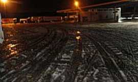 Guarapuava - Ruas cobertas de neve na madrugada de 23/07/2013 em Guarapuava-PR-Foto:lvaro Penerotti