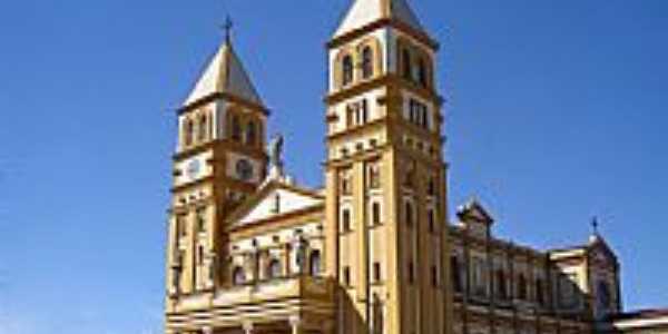 Catedral de N.Sra.da Conceio e So Sebastio em Jacarezinho-PR-Foto:Vicente A. Queiroz