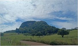 Japira - Pico agudo Japira, visto da vila Guayy, Por OSVALDO VICENTE RODRIGUES