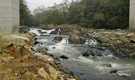 Lajeado Bonito - Lajeado Bonito-PR-Rio Barra Grande na estrada da cidade-Foto:genesiocamrgo