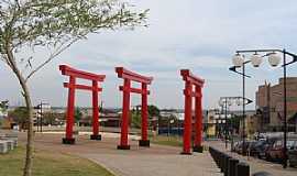 Londrina - Tori na Praa Centenrio da Imigrao Japonesa no Brasil - Londrina - PR  - por Paulo Yuji Takarada