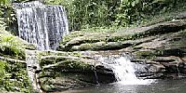 Cachoeira em Lovat-Foto:wando comper