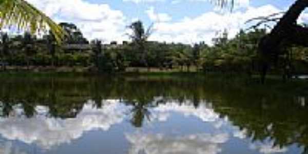 Lago Cangandu, por Eloizio.