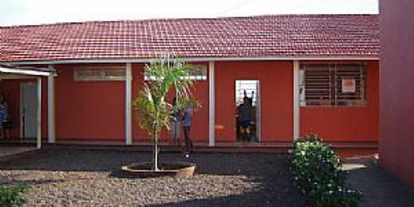 Marilu-PR-Ptio interno da Escola de Ensino Fundamental-Foto:www.ietmarilu.seed.pr.gov..br 