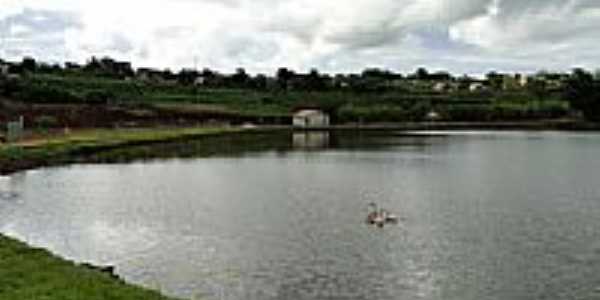 Lago em Novo Itacolomi-Foto:Poteropski