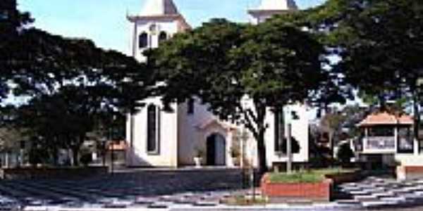 Igreja de Pitangueiras
 por leandro renato ferreira (