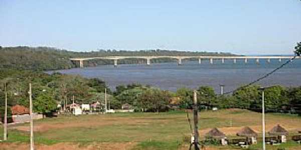 Porto Camargo-PR-Vista da Ponte sobre o Rio Paran-Foto:CAMARGO