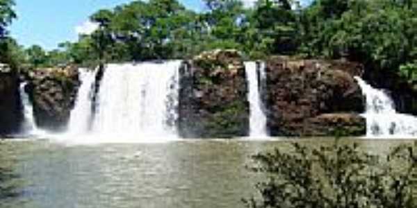 Cachoeira do Rio Cotegipe em Salto do Lontra-PR-Foto:MARCOS CESCONETTO DE