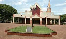 Santa F - Antiga foto da Igreja catlica que fica localizada na praca Pio XII da cidade de Santa F.